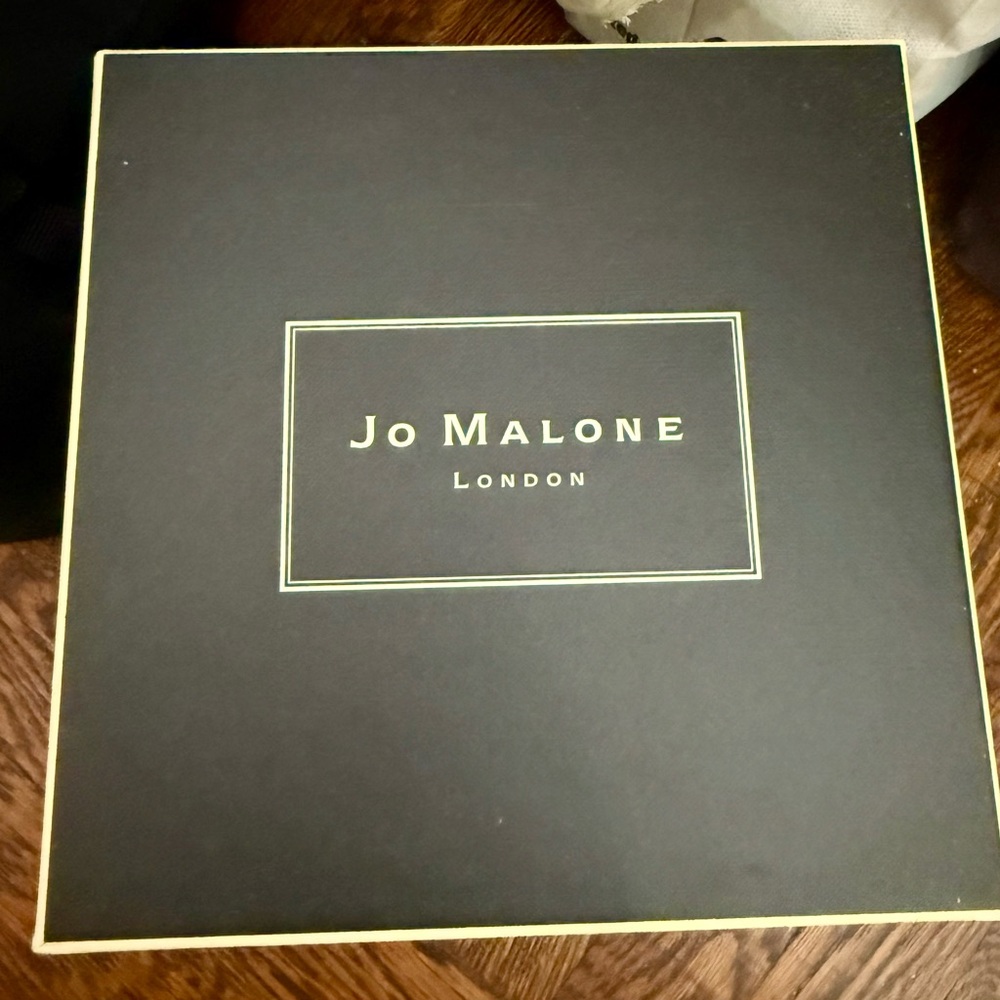 Jo Malone XL luxury candle 240 hours (new)